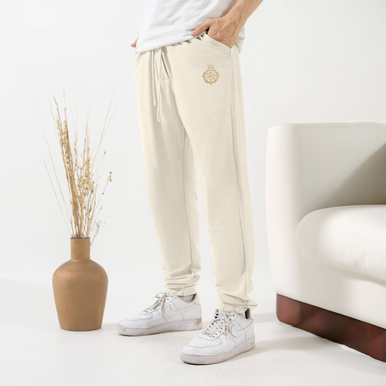 Polo Republica Men's Crest Embroidered Terry Jogger Pants